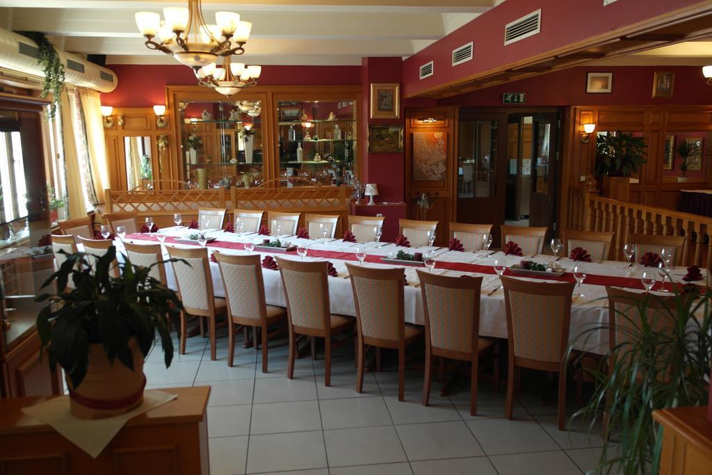 Hotel Jahnhaus Langenfeld  Buitenkant foto