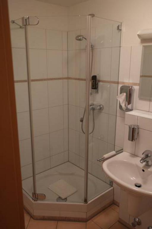 Hotel Jahnhaus Langenfeld  Kamer foto
