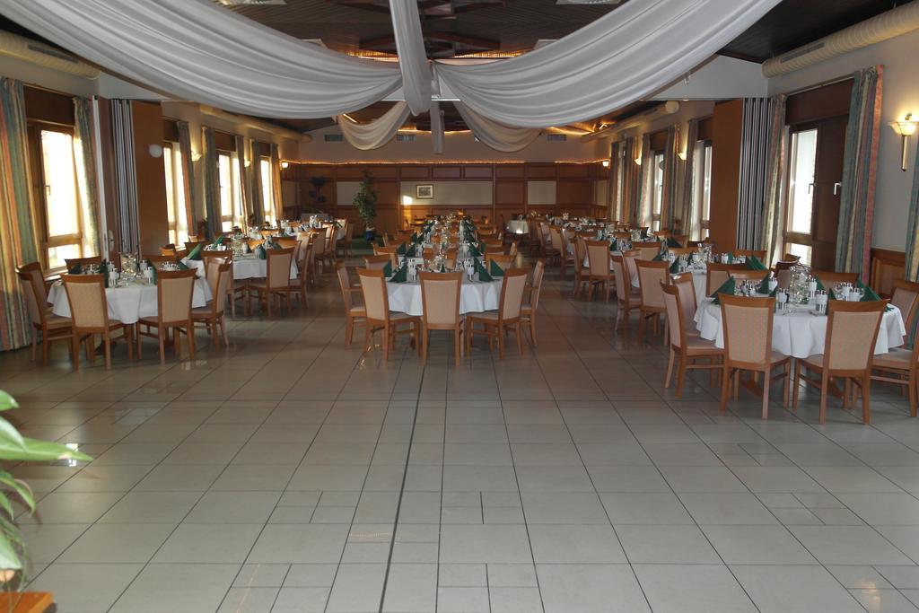 Hotel Jahnhaus Langenfeld  Buitenkant foto