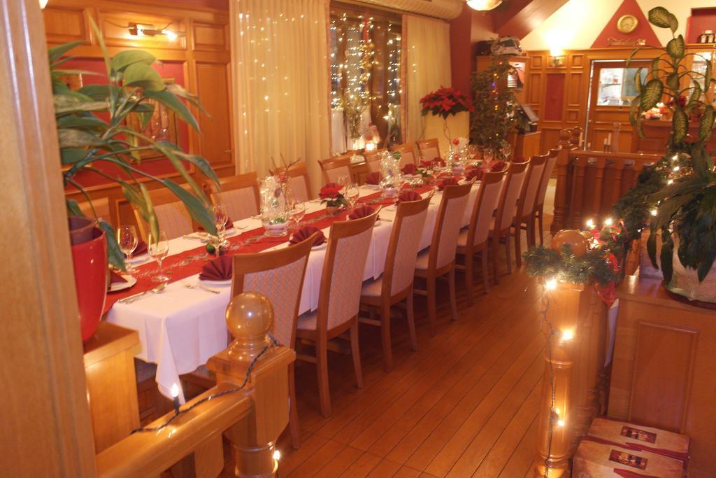 Hotel Jahnhaus Langenfeld  Buitenkant foto